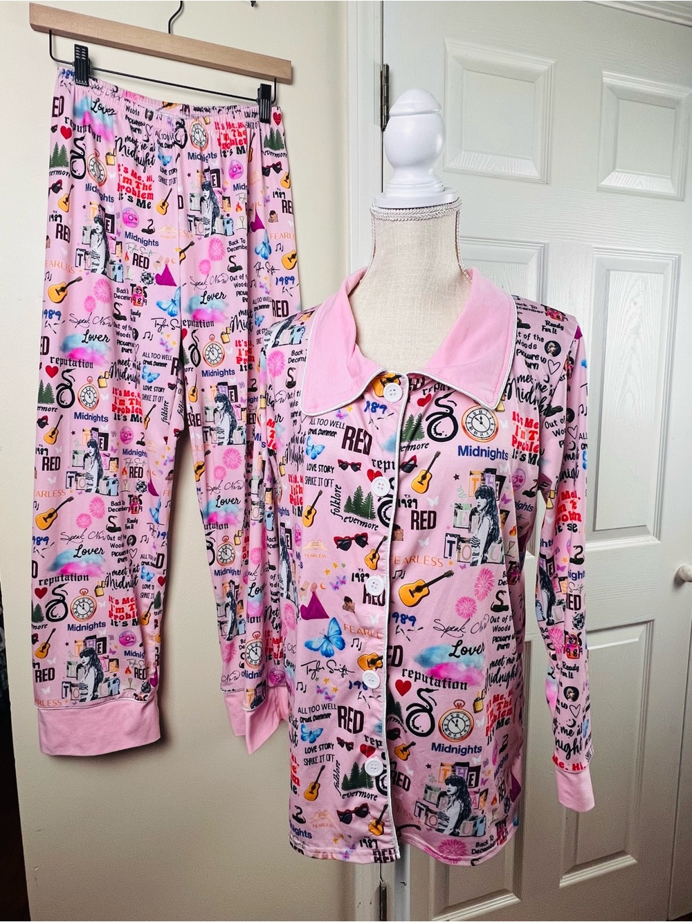 Taylor Swift Eras Tour Pajama Set Pink Album Print Top Pants Medium
